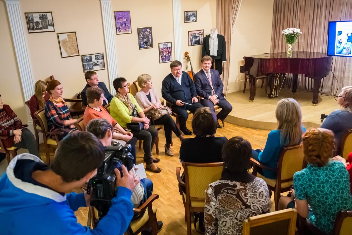 Светлые моменты памяти. В УГТУ состоялся круглый стол, посвященный столетию со дня рождения Н. В. Вулих