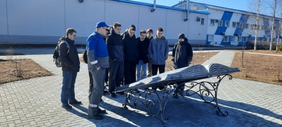 Технологический транспорт и специальная техника. Студенты в гостях у газовиков 